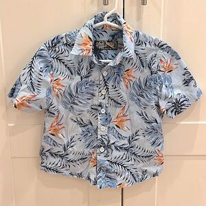 2/$15 Cute light and dark blue all cotton short sleeve aloha shirt in size 2/3